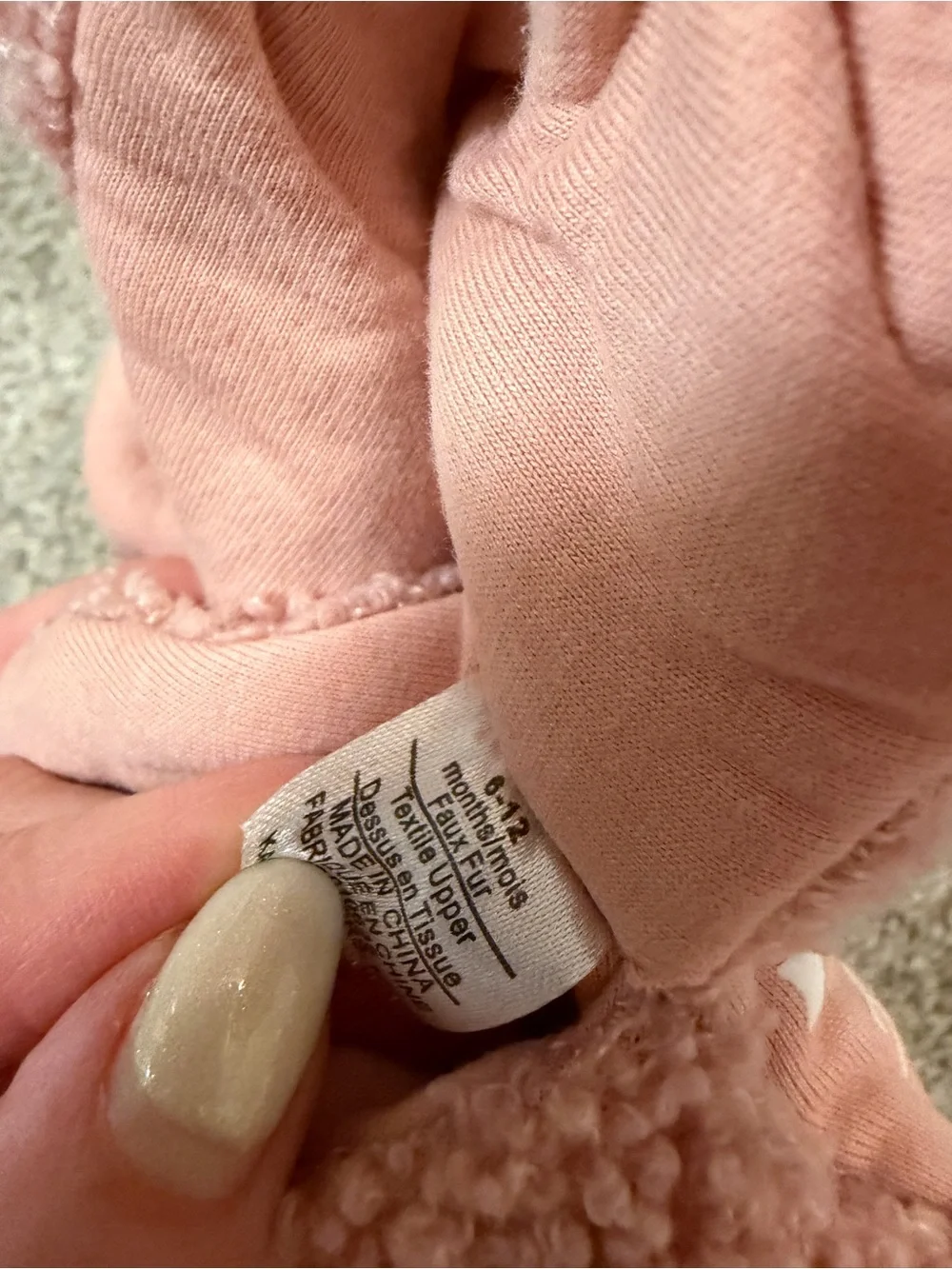 Robeez Plush Sherpa Baby Booties - Dusty Pink